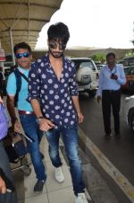 Shahid kapoor snapped at Mumbai airport on 5th July 2015